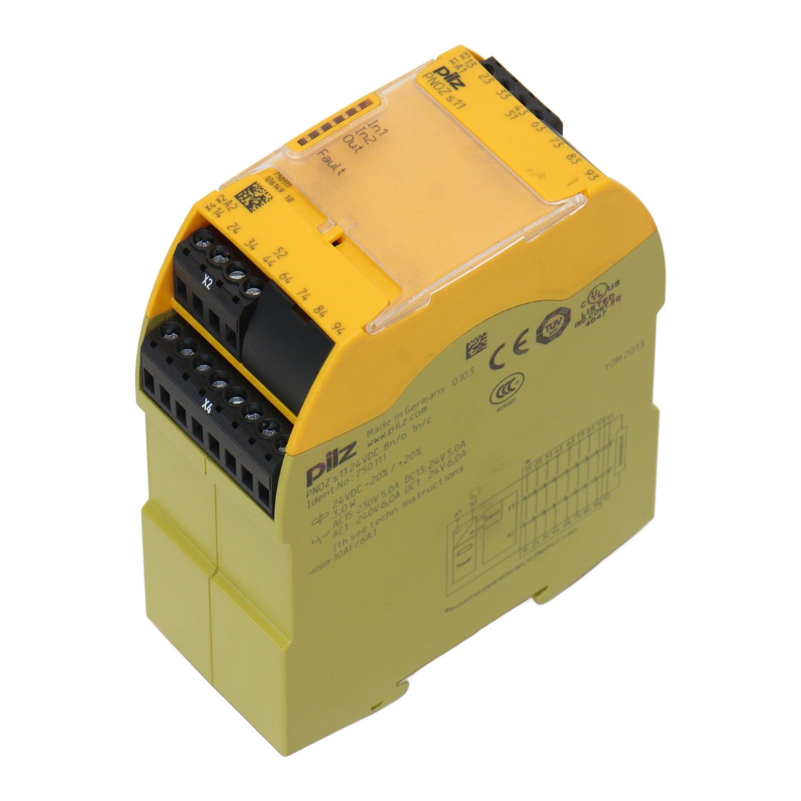 PILZ PNOZ s1124 VDC 8n/o 1n/c 750111 PILZ PNOZ s1124 VDC 8n/o 1n/c 750111 - Afbeelding 1