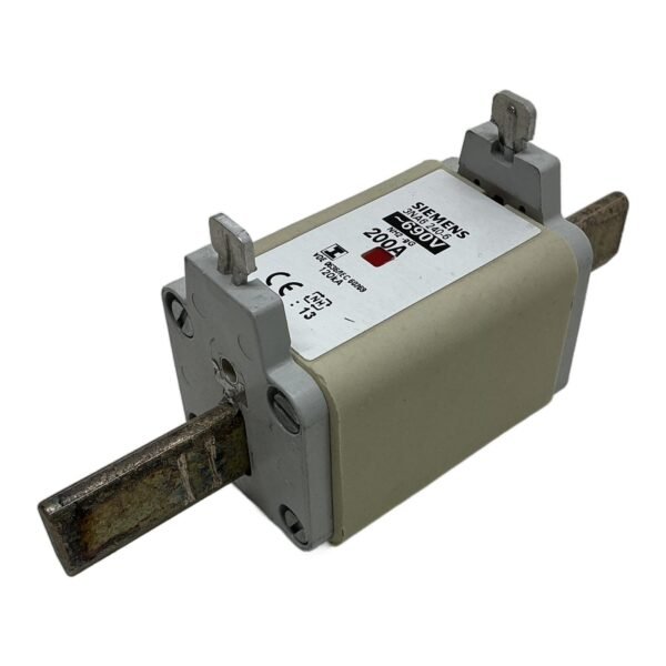 SIEMENS 3NA6 240-6 690V 200A