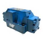 EATON VICKERS DG5V8 H 2C 2T M U H 10 with Pilot DG4V 3 6C M U H7 60